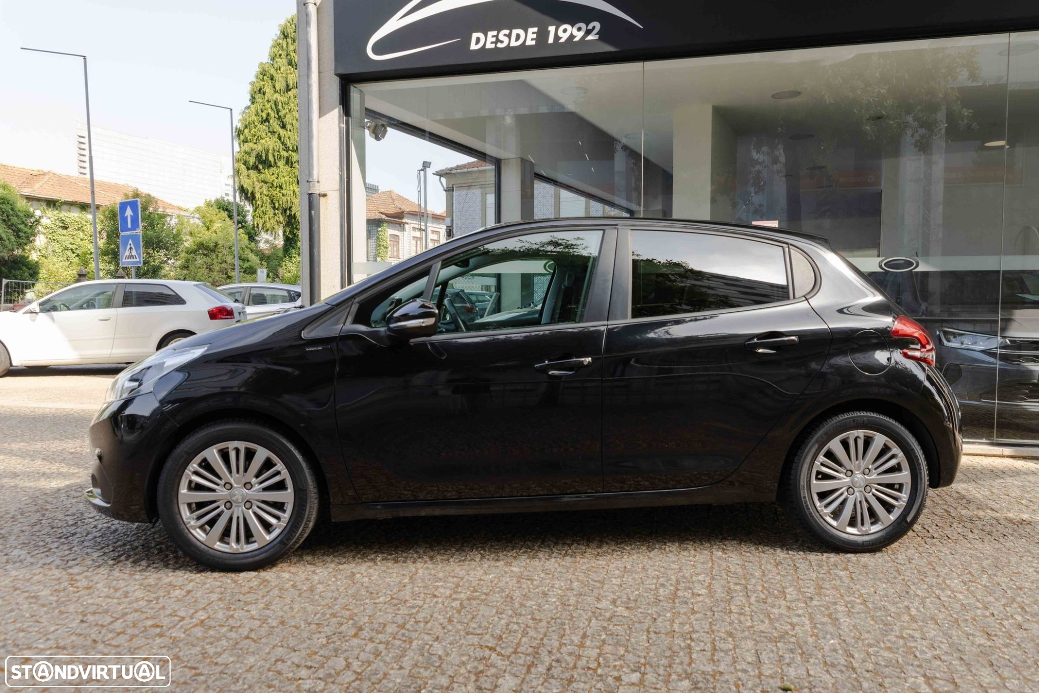 Peugeot 208 1.5 BlueHDi Signature - 2