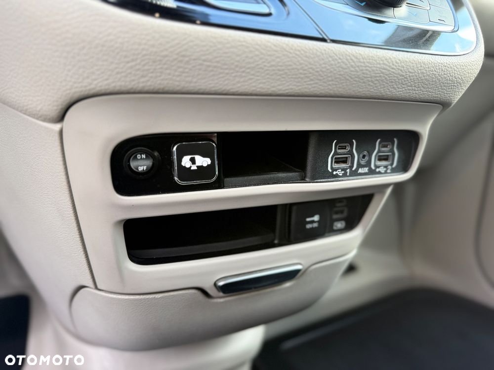 Chrysler Pacifica - 29