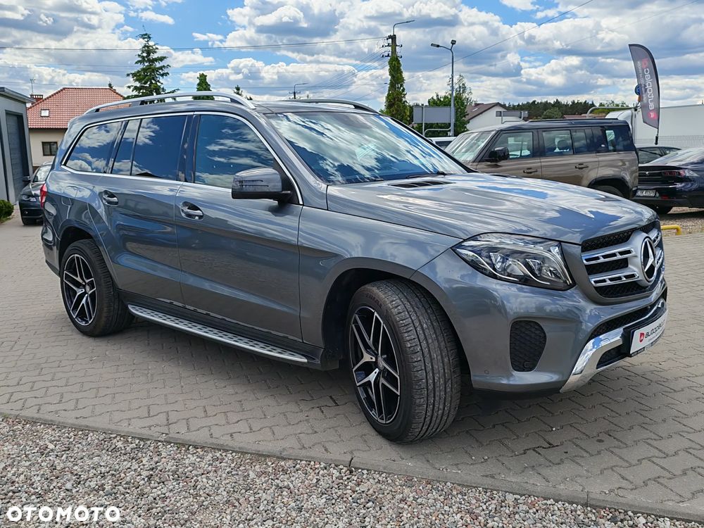 Mercedes-Benz GLS - 12