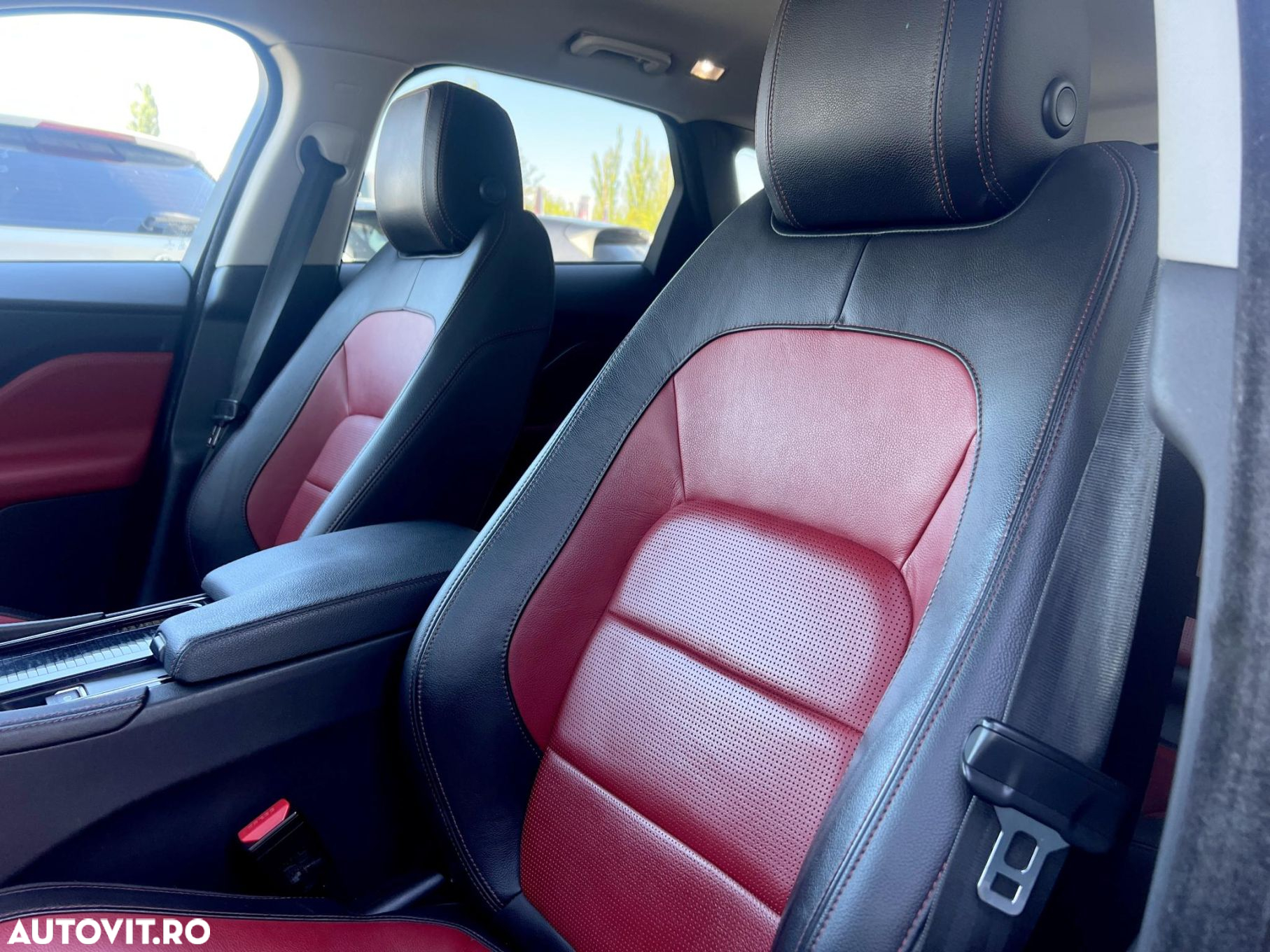 Jaguar F-Pace 20d AWD R-Sport - 33