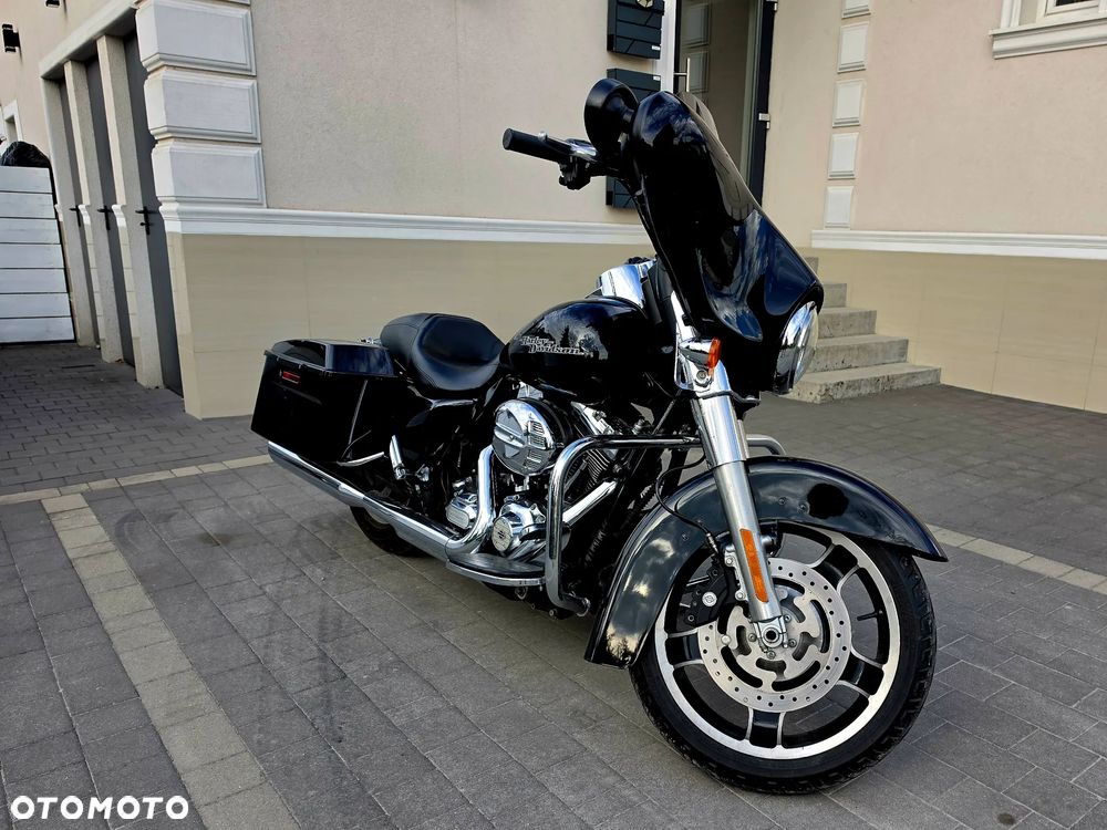 Harley-Davidson CVO Street Glide - 8