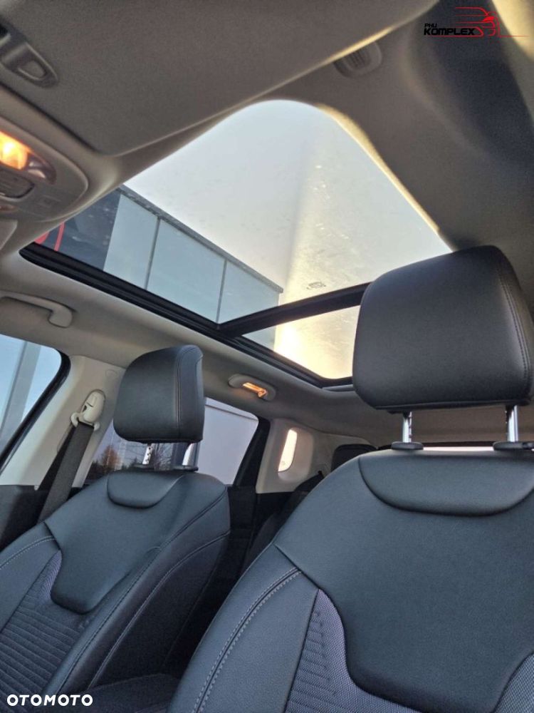Jeep Compass - 35