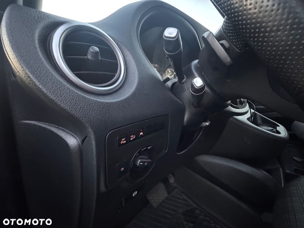 Mercedes-Benz Vito - 25
