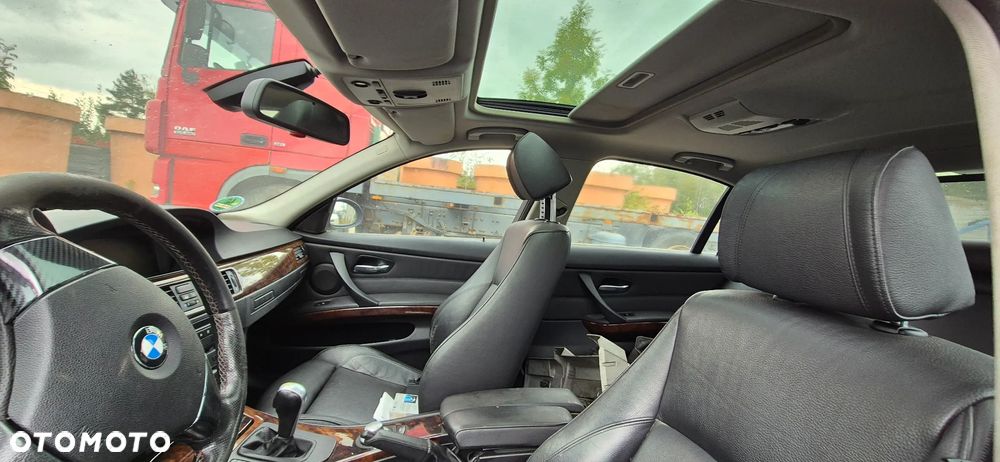 BMW Seria 3 330i xDrive Touring Edition Sport - 6