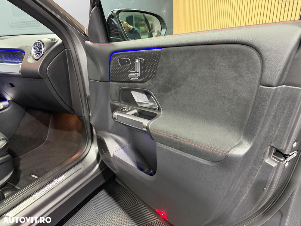 Mercedes-Benz GLB - 21