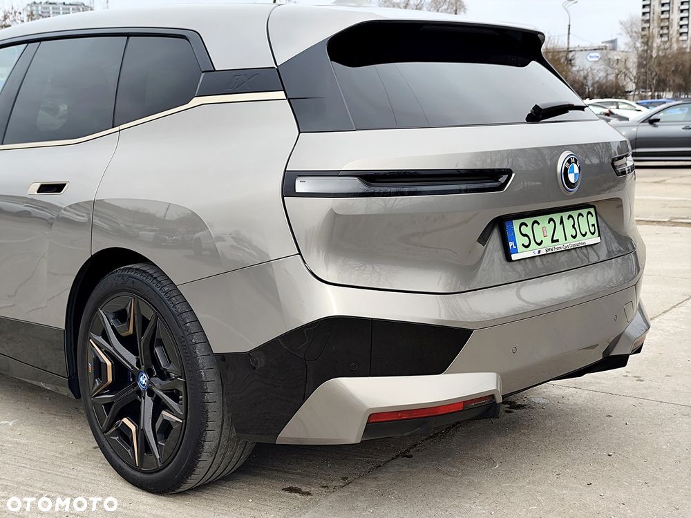 BMW iX xDrive40 76.6kWh Signature - 30