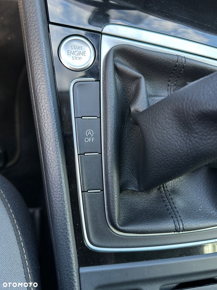 Volkswagen Golf 2.0 TDI BlueMotion Technology Cup - 27