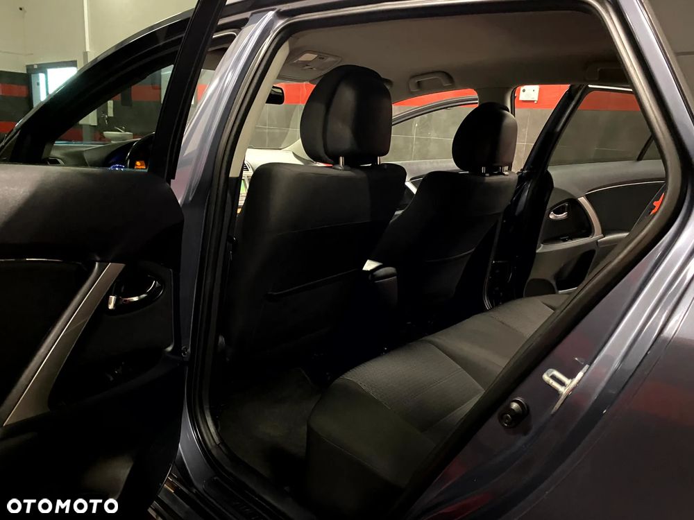 Toyota Avensis Touring Sports 1.8 Executive - 17