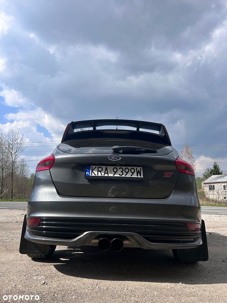 Ford Focus ST - 15