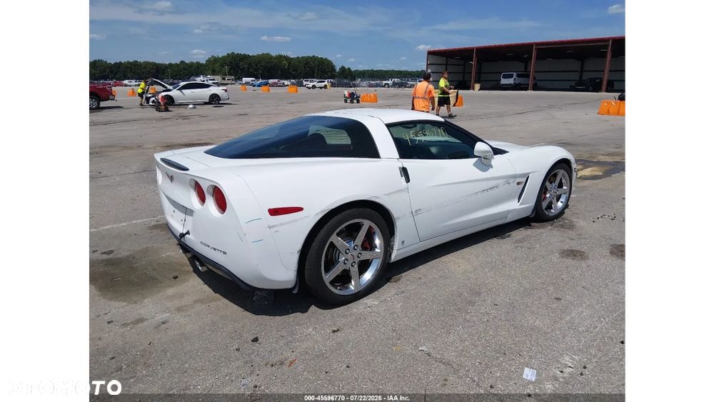 Chevrolet Corvette - 4