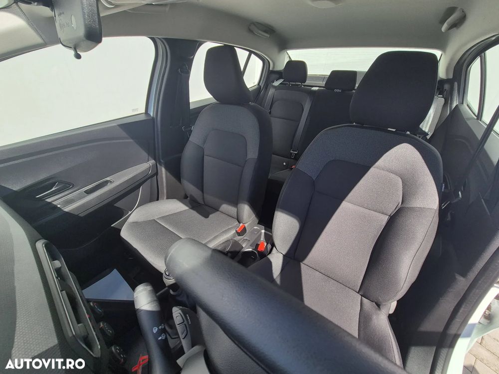 Dacia Logan TCe 90 Essential - 10