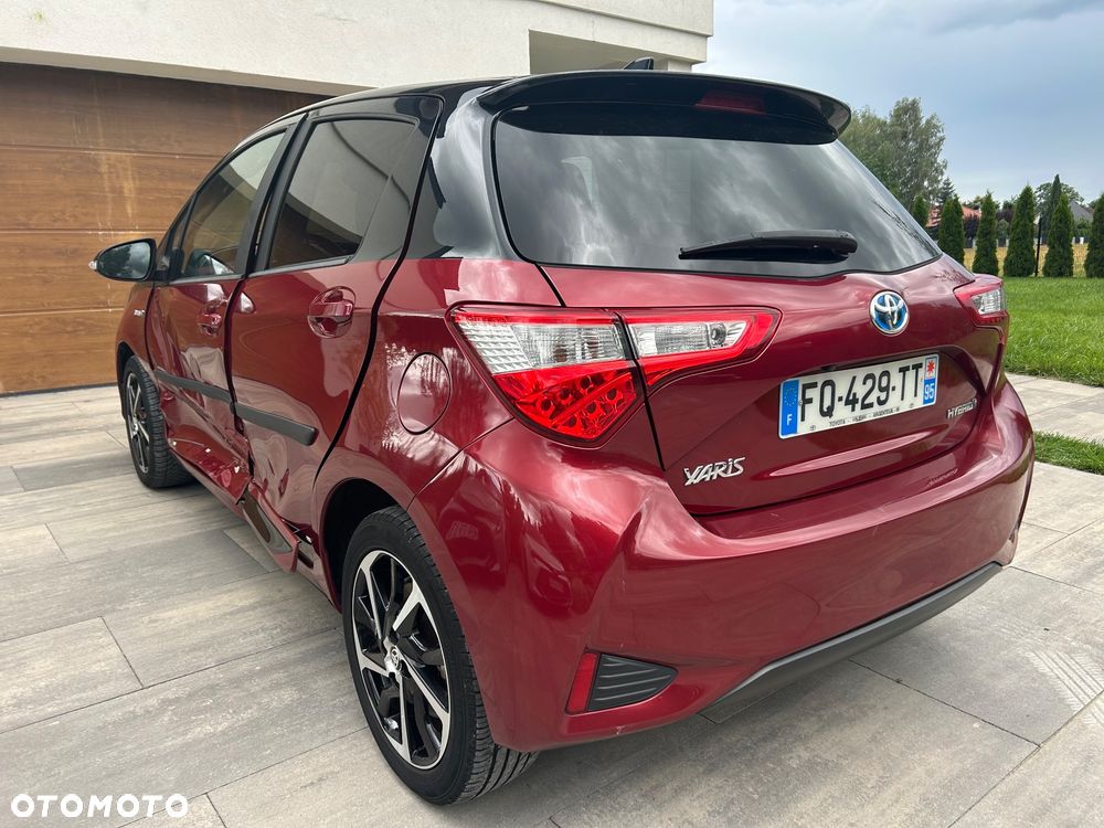 Toyota Yaris Hybrid 100 Selection Platinum - 9