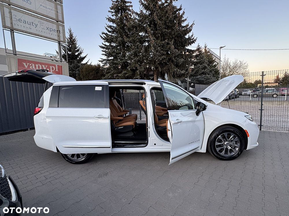 Chrysler Pacifica - 13