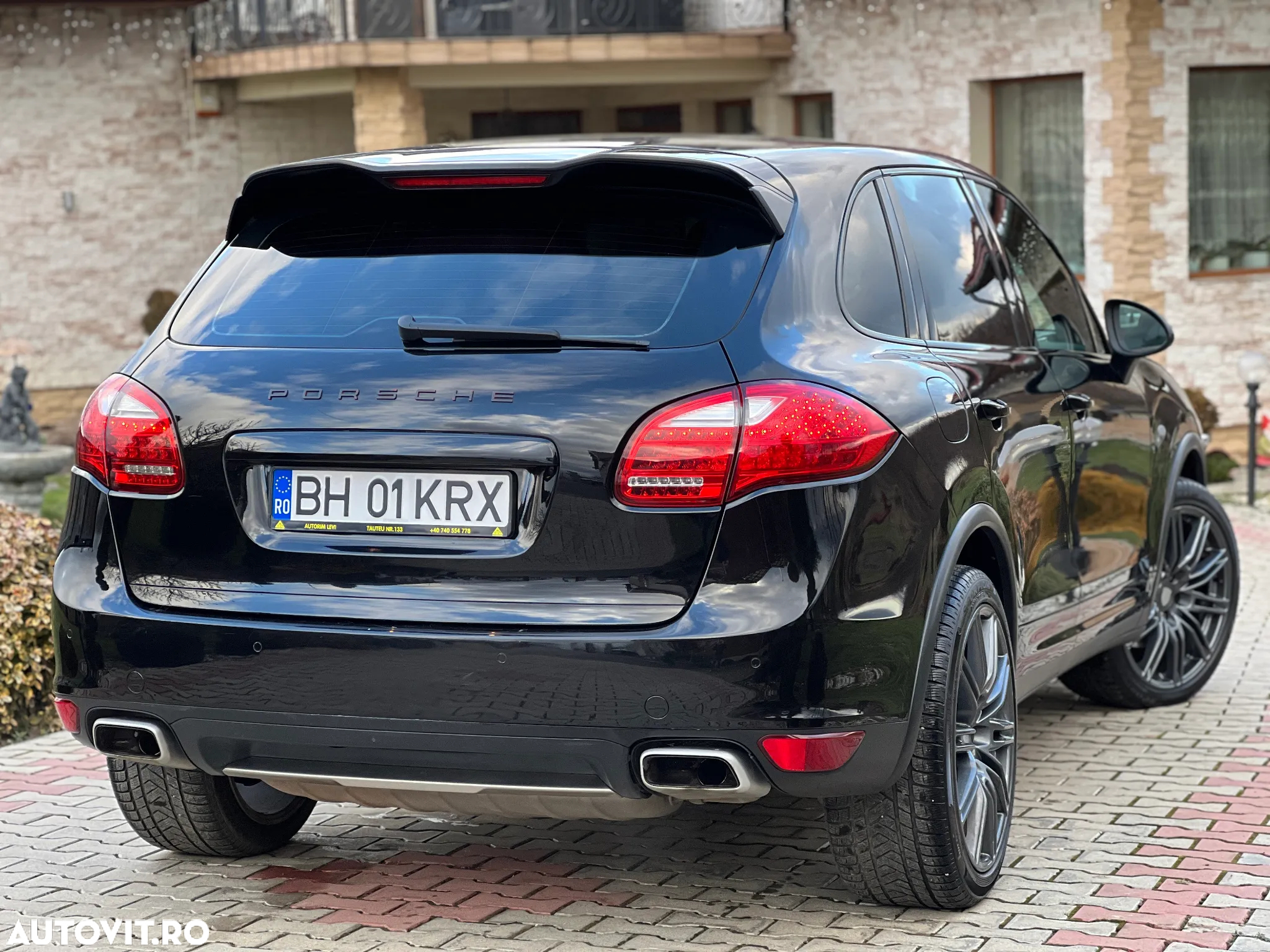 Porsche Cayenne 3.0 L V6 - 3