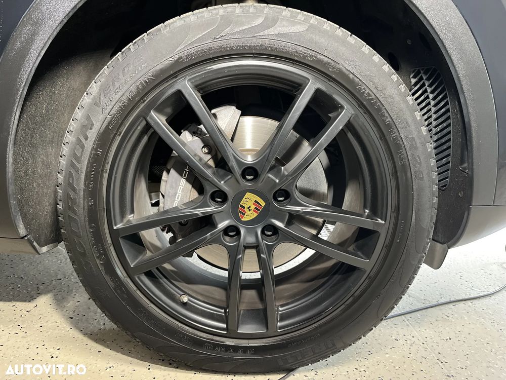 Porsche Cayenne - 29