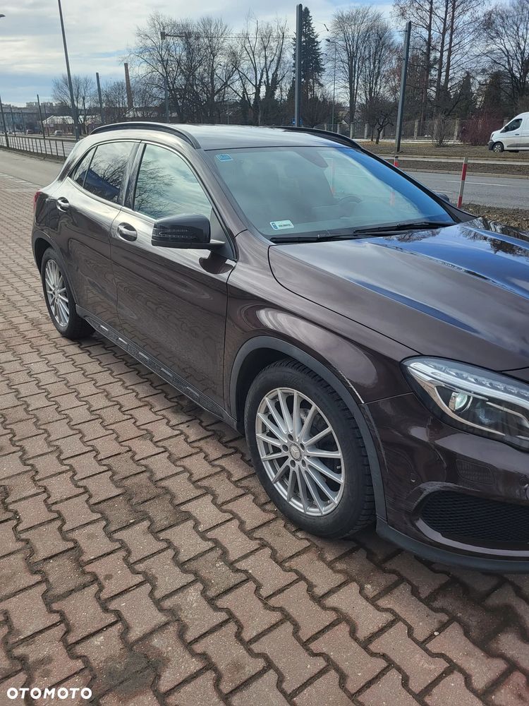 Mercedes-Benz GLA 200 7G-DCT AMG Line - 1