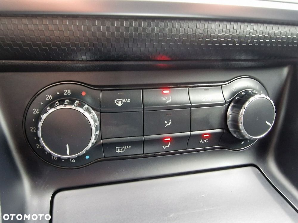 Mercedes-Benz Klasa A 180 (BlueEFFICIENCY) Urban - 29