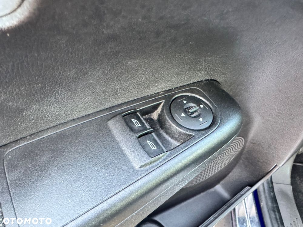 Ford Tourneo Courier 1.0 EcoBoost Trend - 15