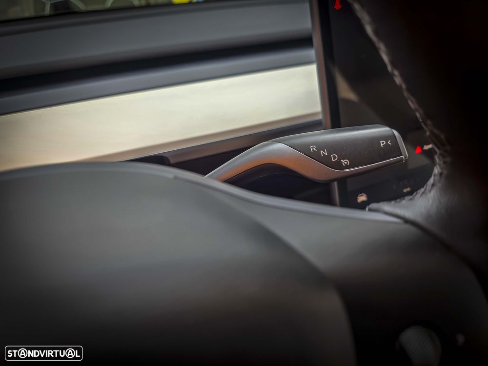 Tesla Model Y Long Range Dual Motor AWD - 23