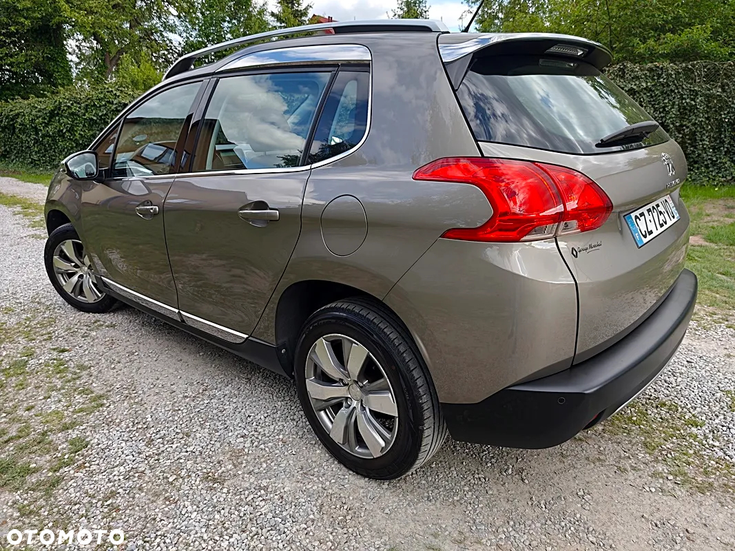 Peugeot 2008 1.2 Pure Tech Style - 5