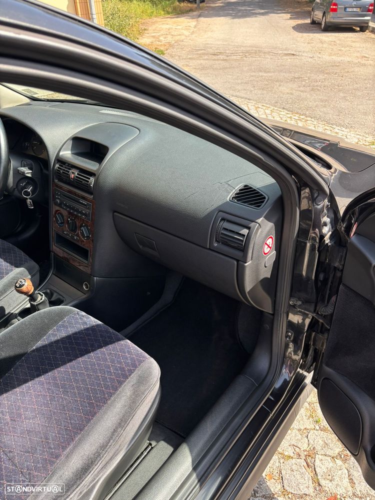Opel Astra Caravan 1.4i 16V Club - 5