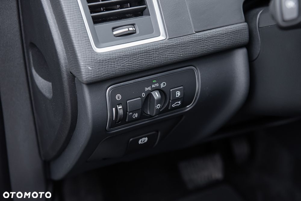 Volvo XC 60 D5 AWD Geartronic Summum - 29