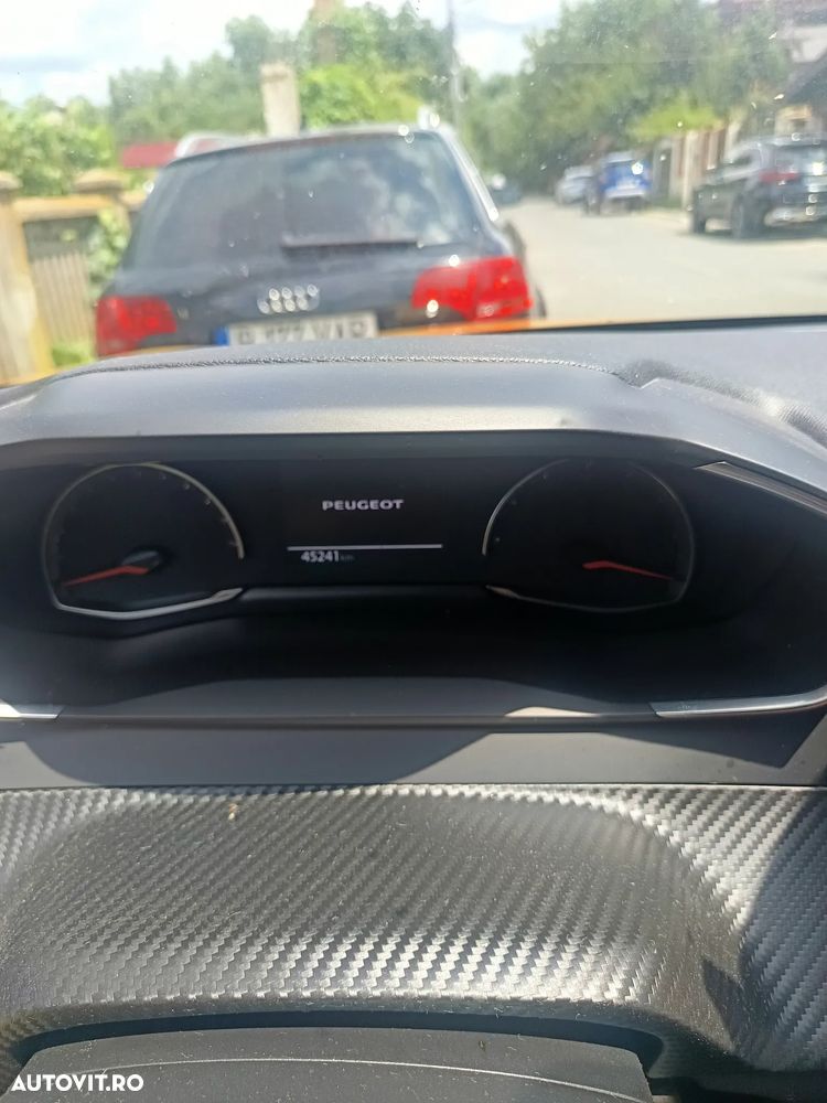 Peugeot 208 - 4