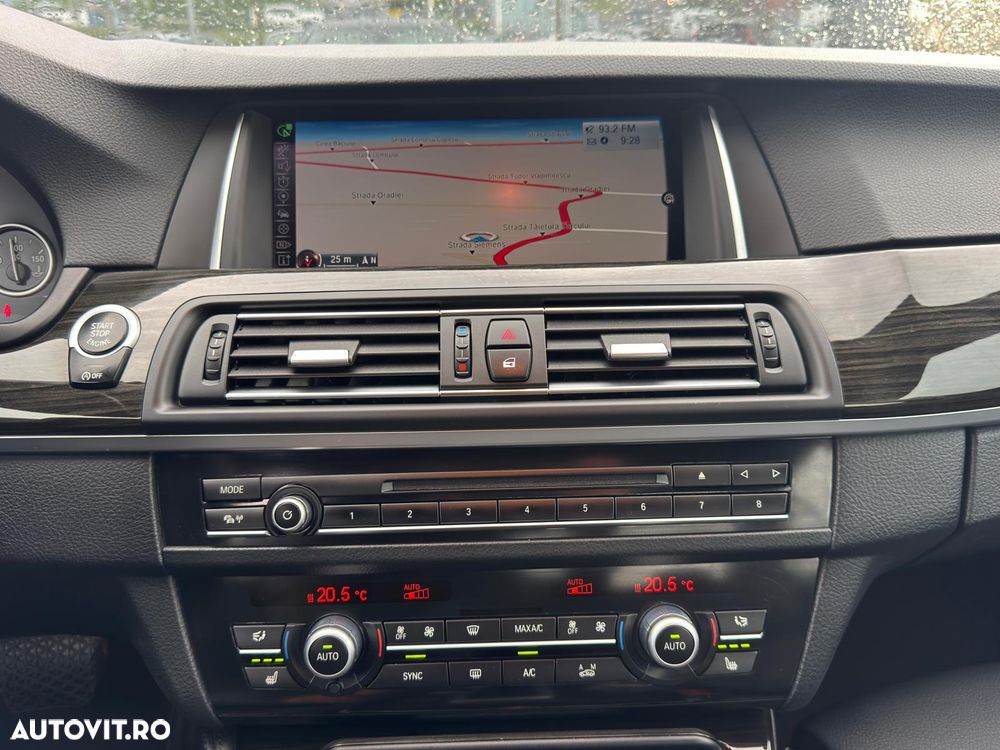 BMW Seria 5 520d Aut. Luxury Line - 30