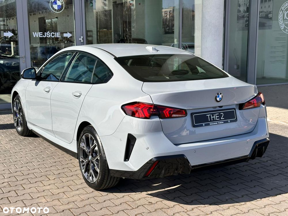 BMW Seria 2 220i mHEV - 9