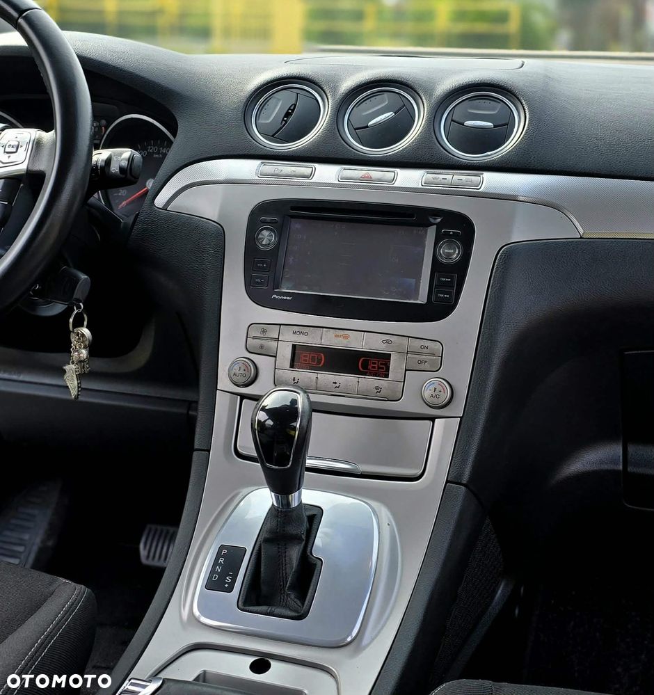 Ford Galaxy - 10