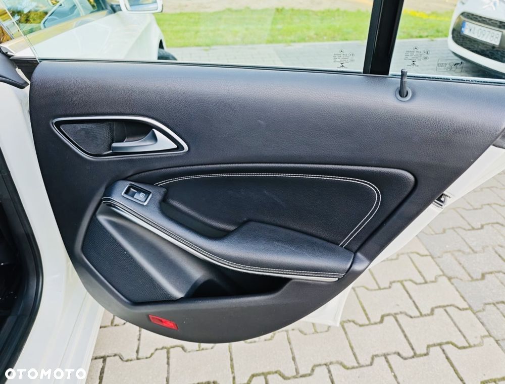 Mercedes-Benz CLA - 23