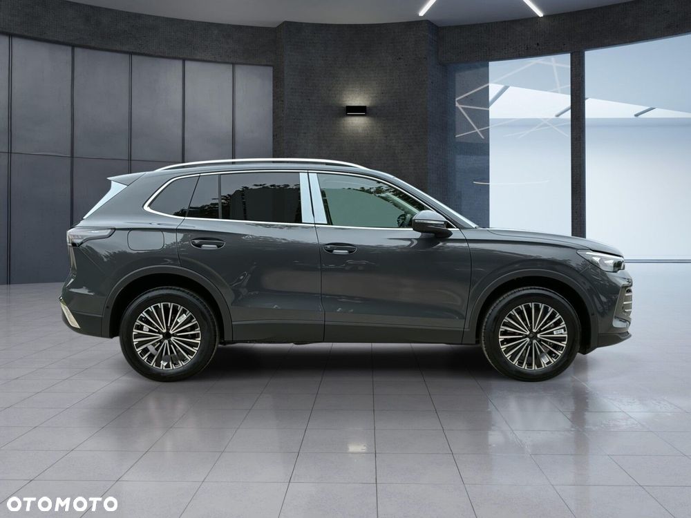 Volkswagen Tiguan - 4