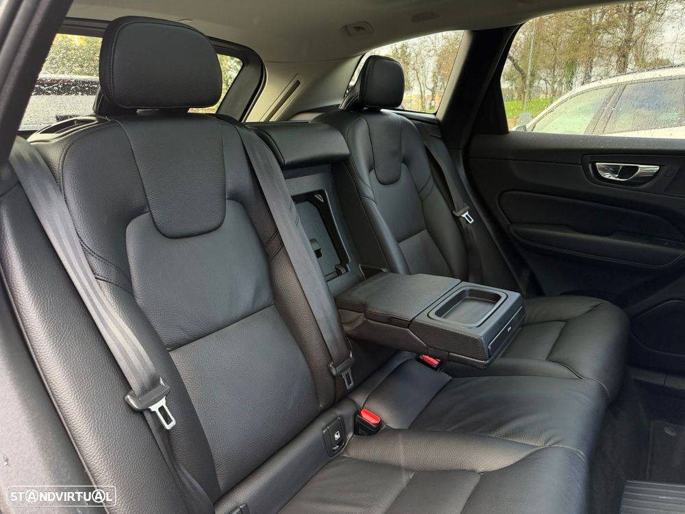 Volvo XC 60 2.0 T6 PHEV Inscription Expression AWD - 24