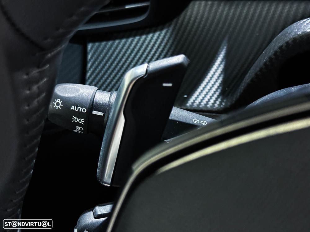 Peugeot 208 1.2 Hybrid Allure e-DCS6 - 43