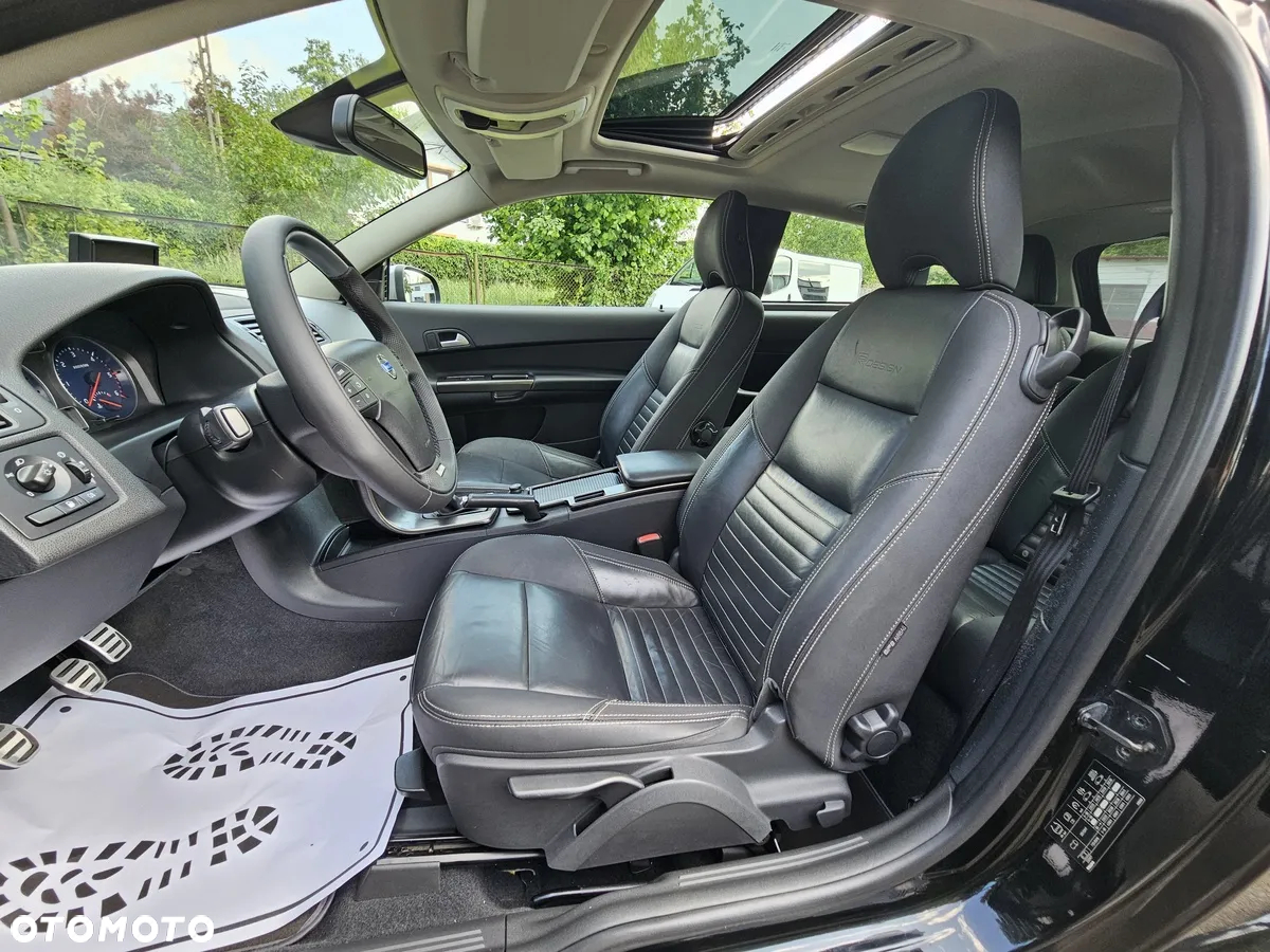 Volvo C30 D2 R-Design - 10