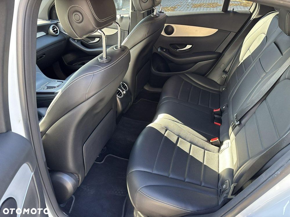 Mercedes-Benz GLC - 12