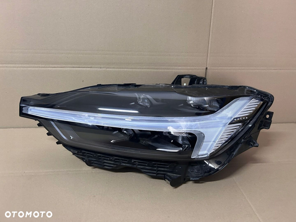 LAMPA LEWA VOLVO XC60 II LIFT MID LED PRZÓD PRZEDNIA FULL