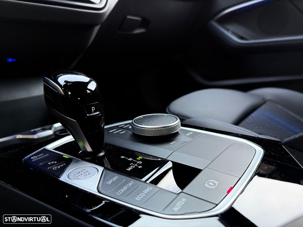 BMW 116 d Pack Desportivo M Auto - 39