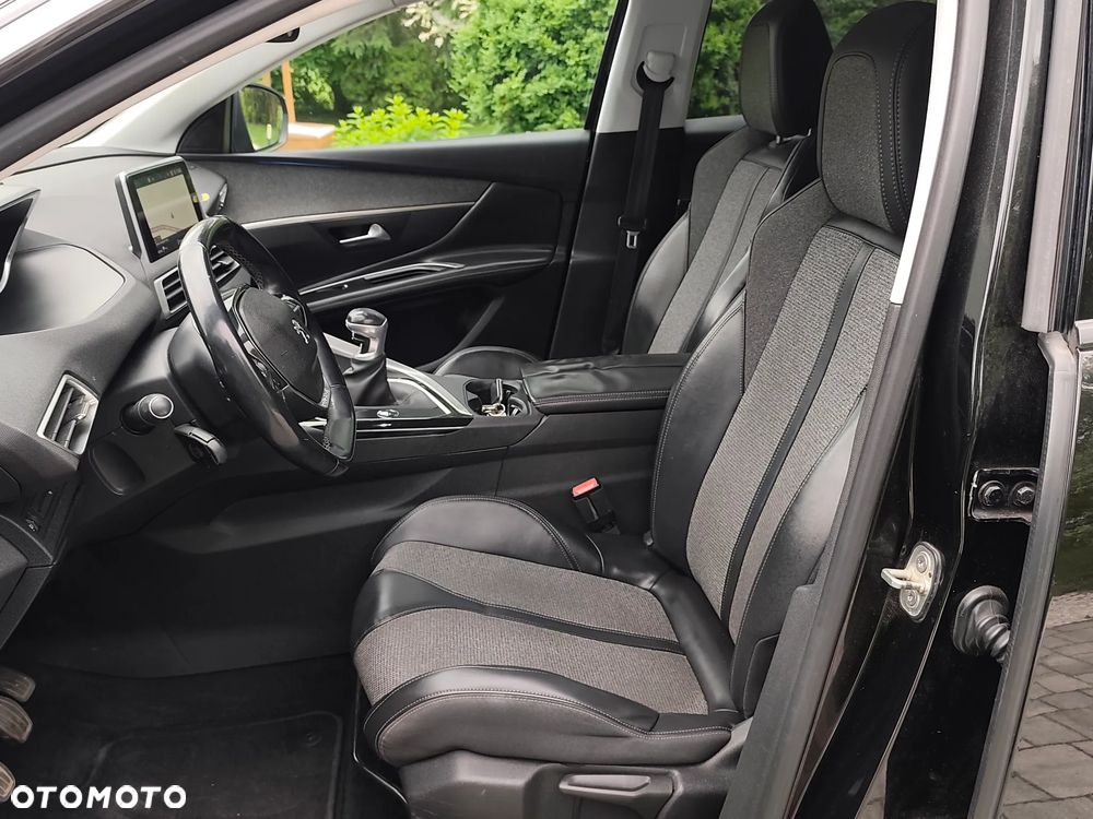 Peugeot 3008 PureTech 130 Stop & Start GPF Allure - 23