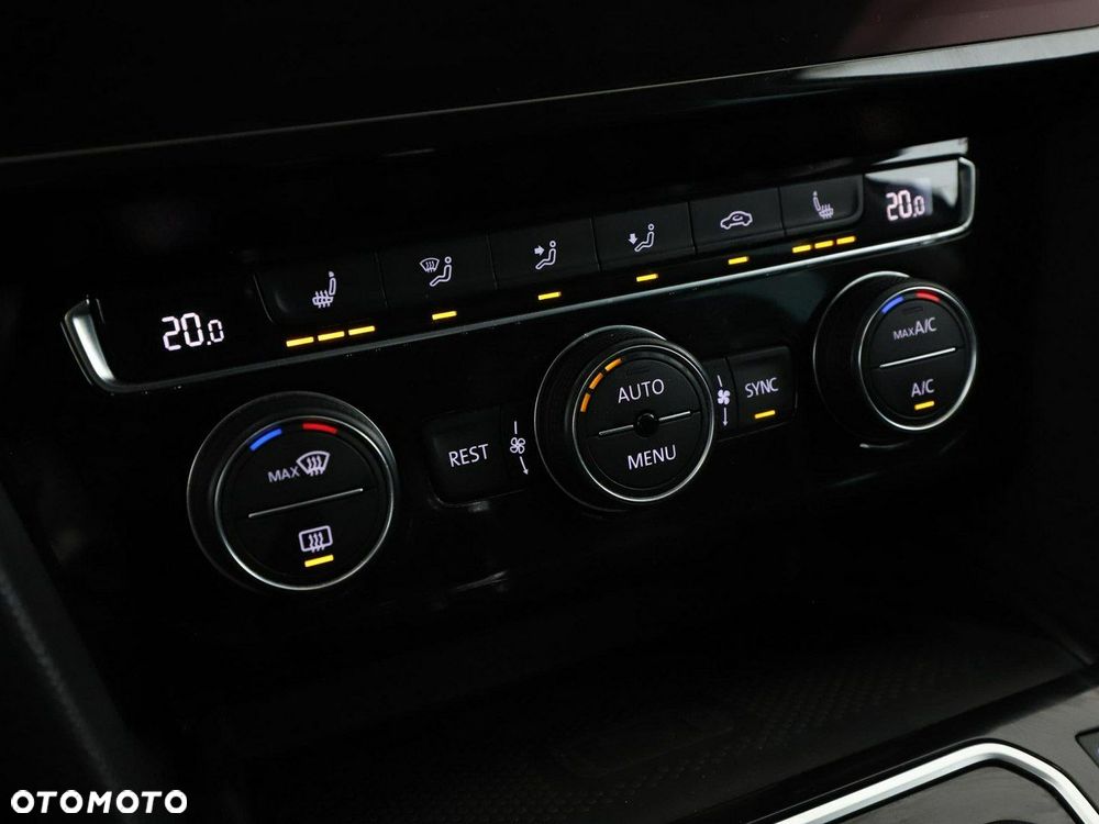 Volkswagen Passat - 28