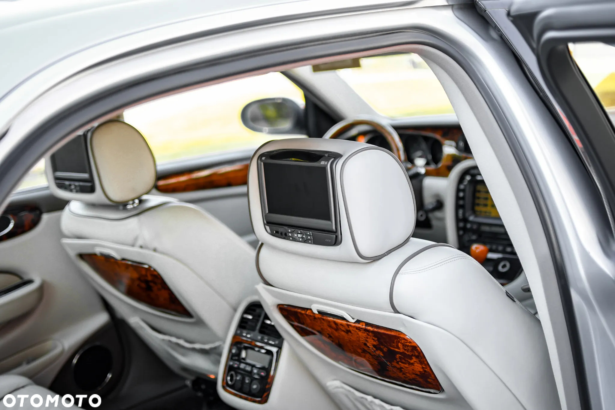 Jaguar S-Type 4.2 V8 High - 14