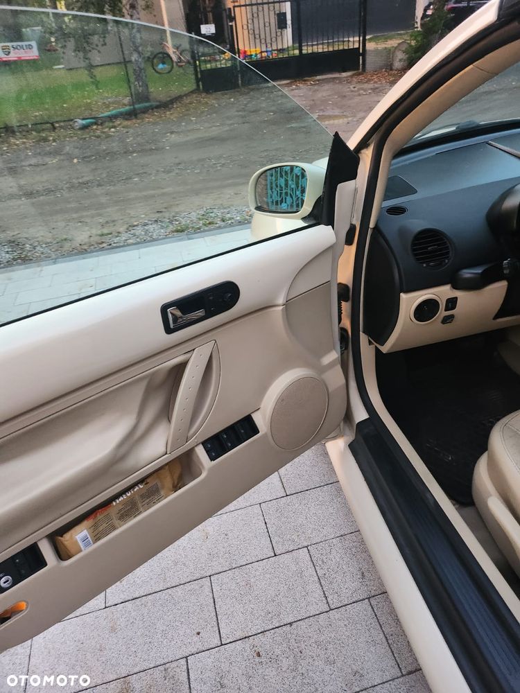 Volkswagen New Beetle 2.0 - 10