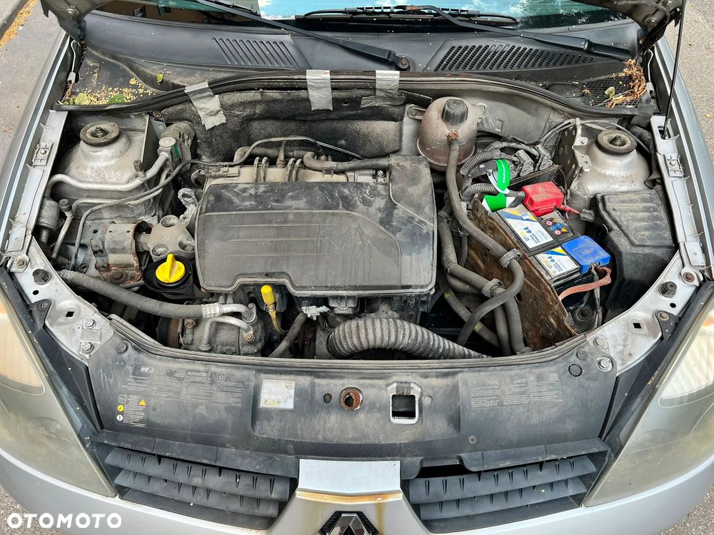 Renault Clio 1.2 16V Campus - 8