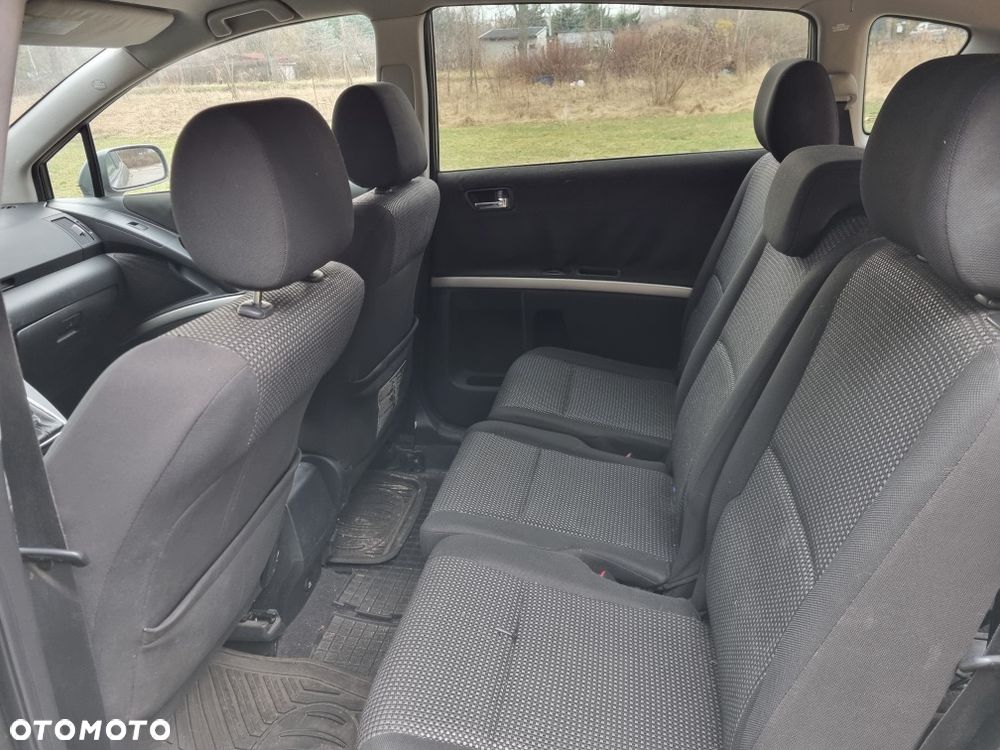 Toyota Corolla Verso - 6