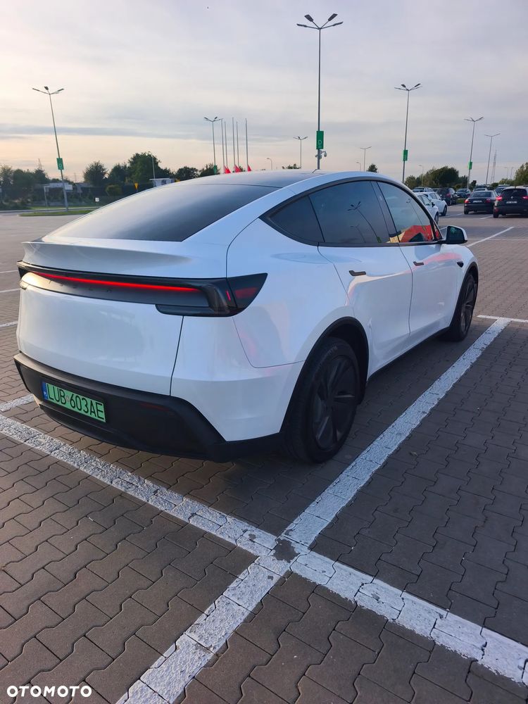 Tesla Model Y Long Range RWD - 7