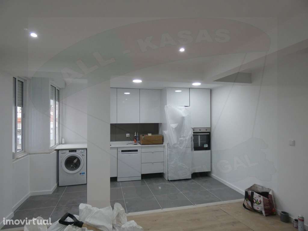 Apartamento T3, em REMODELAÇÃO TOTAL, Damaia - Grande imagem: 2/18