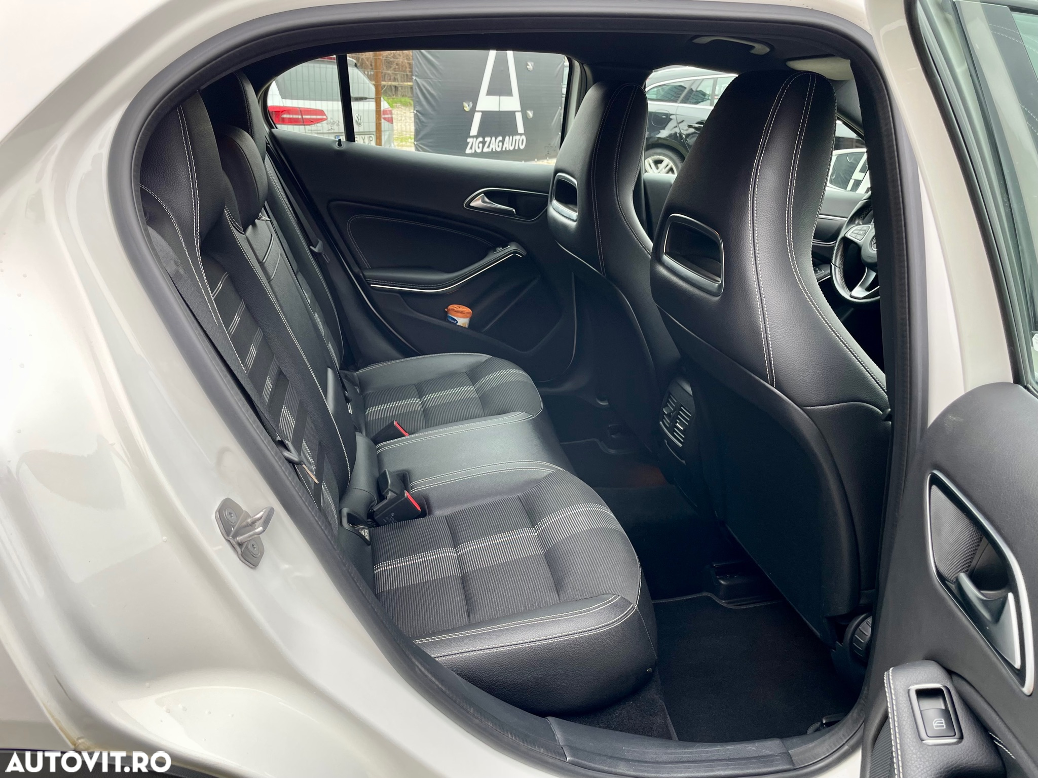 Mercedes-Benz GLA 200 d 4MATIC Aut. - 14