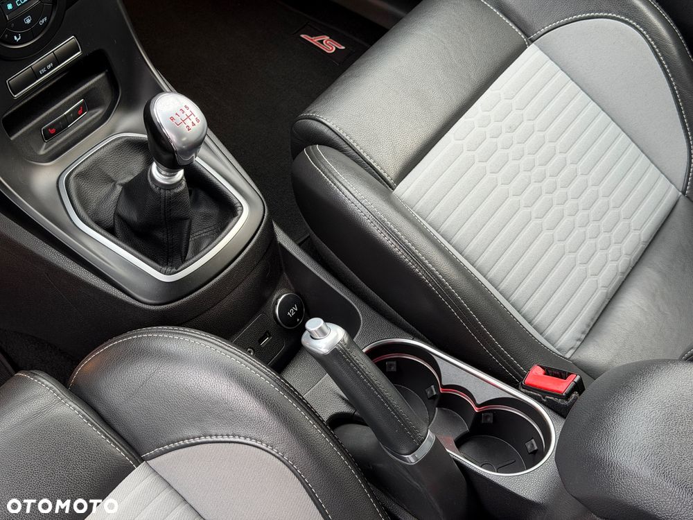 Ford Fiesta 1.6 EcoBoost ST - 27