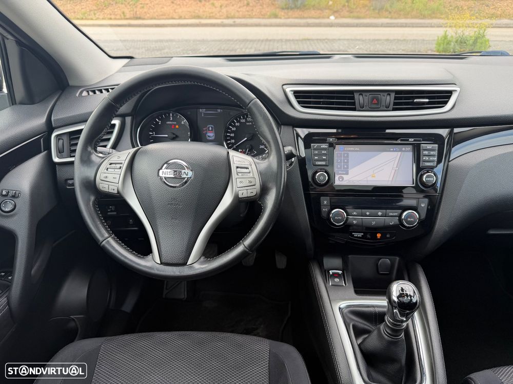 Nissan Qashqai 1.5 dCi N-Connecta 18 - 17