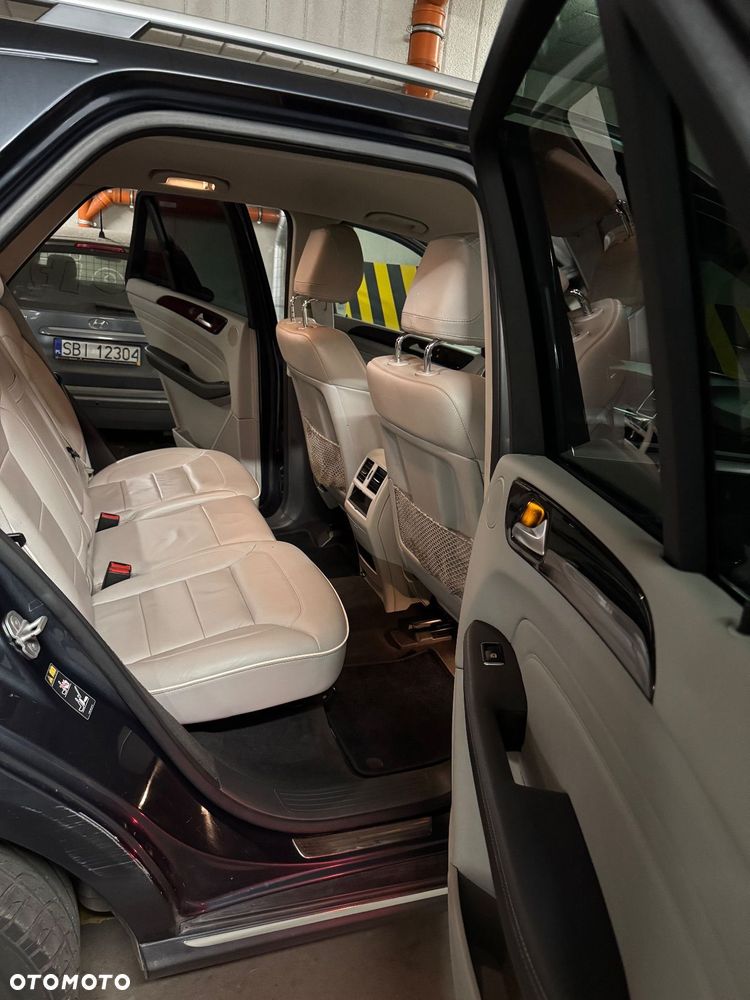 Mercedes-Benz ML - 15